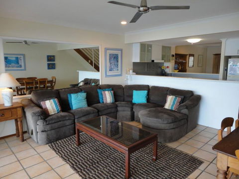 Noosa Entrance Waterfront Resort - Accommodation Resorts 13