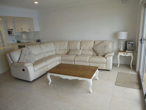 Noosa Entrance Waterfront Resort - Accommodation Resorts 14