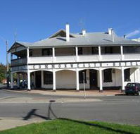Commonwealth Hotel - Accommodation Resorts