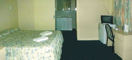 Plaza Hotel - Accommodation Resorts 1