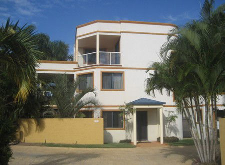Urangan QLD Accommodation Resorts