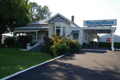 Colonial Court Motor Inn - Accommodation Resorts 0