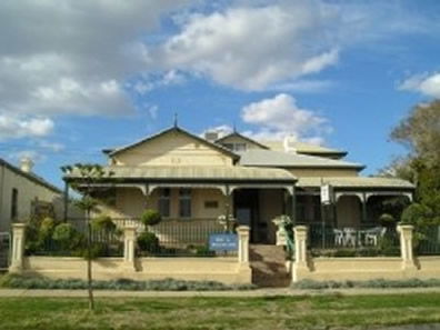 Henley Beach SA Accommodation Resorts
