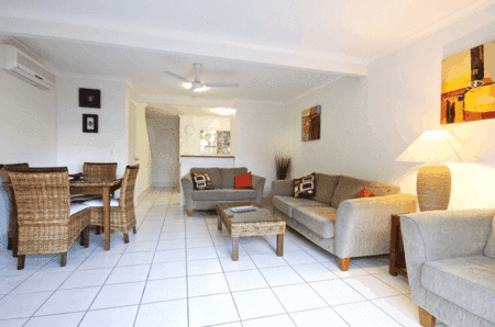 Pelican Beach Resort - Accommodation Resorts 3