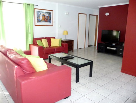 The Shores Holiday Apartments - Accommodation Resorts 4