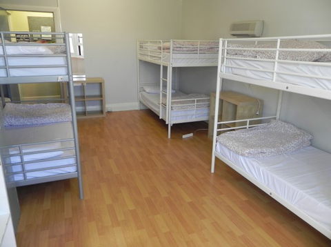 Ritz Backpackers - Accommodation Resorts 6
