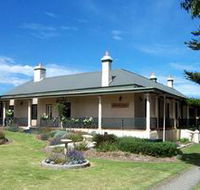 Seaview Lodge K.I. - Accommodation Resorts