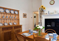 Brown's House - Accommodation Resorts 1