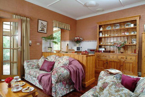 Amanda's Cottage 1899 - Accommodation Resorts 4