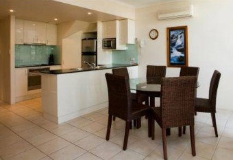 Tropical Nites - Accommodation Resorts 1