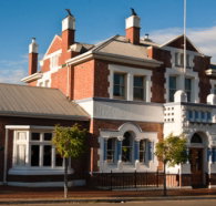 Old Bank BB - Accommodation Resorts