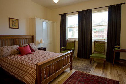 Old Bank B&B - Accommodation Resorts 2