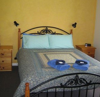 Inala Country Accommodation - Accommodation Resorts 3