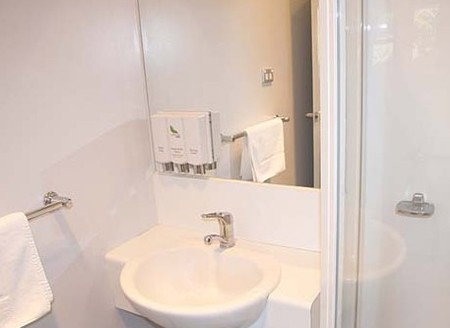 Leisure Inn Waterfront Lodge - Accommodation Resorts 1