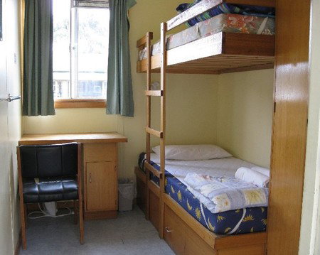 Strahan Backpackers YHA - Accommodation Resorts 2