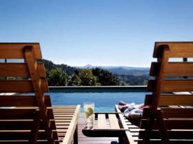 Dulong QLD Accommodation Resorts