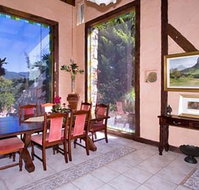 Castle On The Hill Bed and Breakfast - Accommodation Resorts