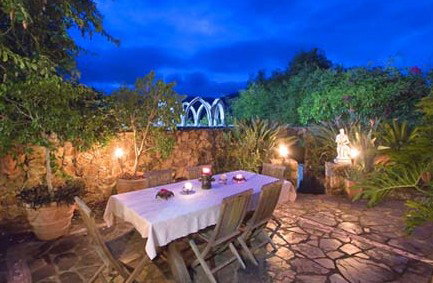 Castle On The Hill Bed And Breakfast - Accommodation Resorts 2