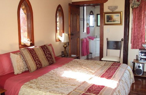 Castle On The Hill Bed And Breakfast - Accommodation Resorts 4