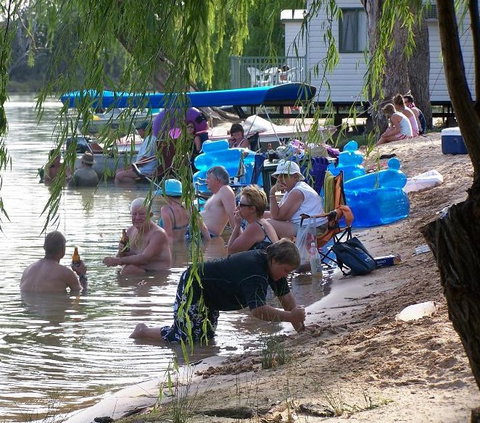 Willow Bend Caravan Park - Accommodation Resorts 1