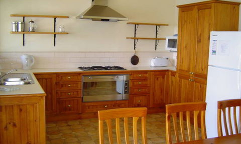 Amaroo On The Waterfront - Accommodation Resorts 2