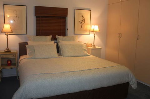 Clyde Cottage - Accommodation Resorts 4