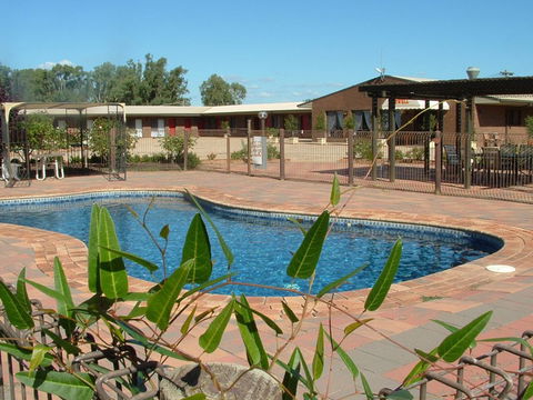Newell Motor Inn - Accommodation Resorts 5