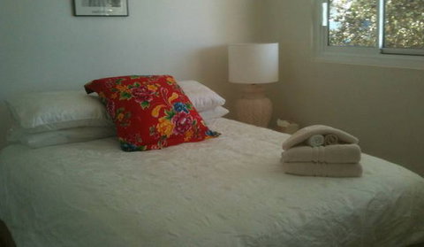 Absolute Beachfront Manly Bed And Breakfast - Accommodation Resorts 4