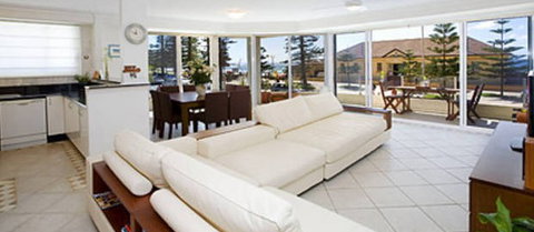 Absolute Beachfront Manly Bed And Breakfast - Accommodation Resorts 5
