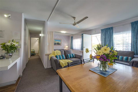Hi-Way Units Motel - Accommodation Resorts 1