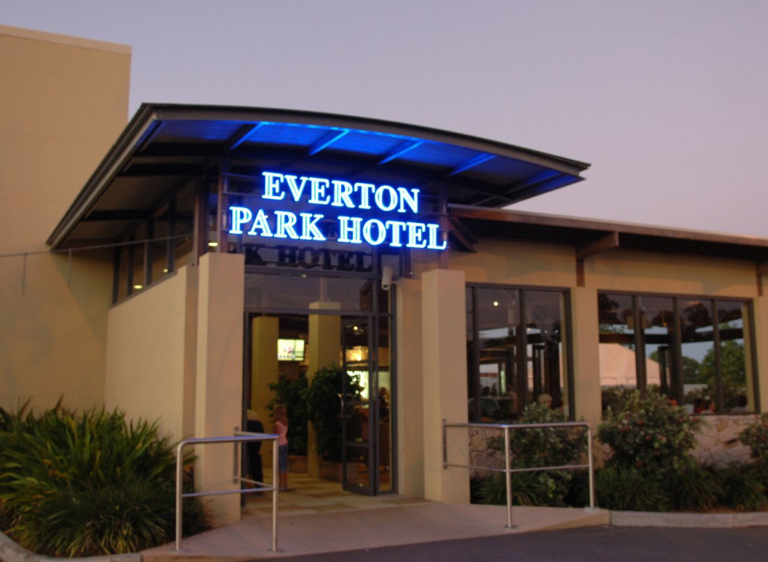 Everton Hills QLD Accommodation Resorts