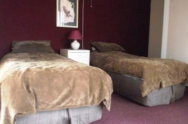 R And R - Holiday Home - Accommodation Resorts 1