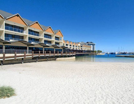 Quality Suites Crest Mandurah - Accommodation Resorts 1