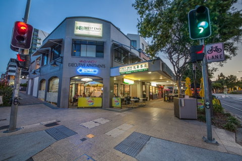 West End Central Apartments - Accommodation Resorts 3