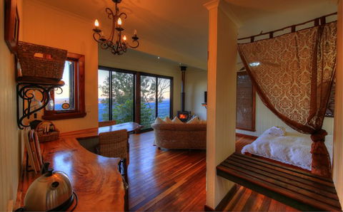 At Remingtons B & B - Accommodation Resorts 0