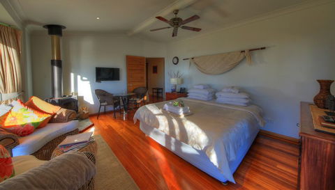 At Remingtons B & B - Accommodation Resorts 7