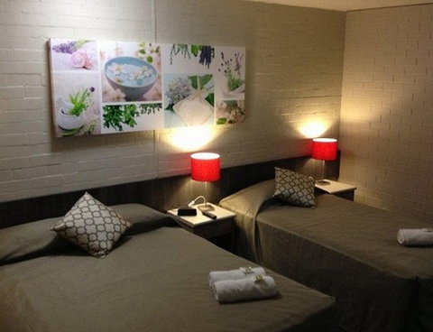 Browns Plains Hotel - Accommodation Resorts 2