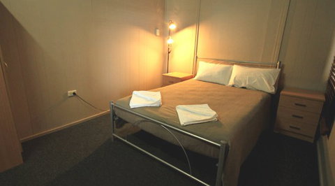 Gracemere Hotel - Accommodation Resorts 1