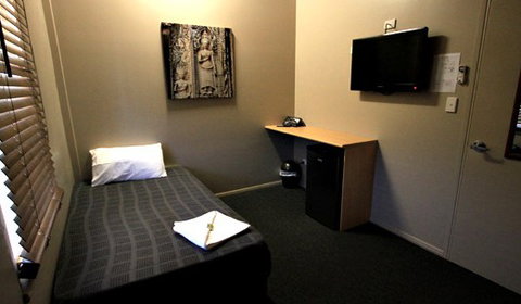 Gracemere Hotel - Accommodation Resorts 3