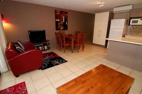 Merrima Court Holidays - Accommodation Resorts 1