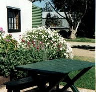 Dunalan Host Farm Cottage - Accommodation Resorts