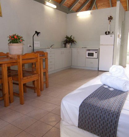 Nelly Bay QLD Accommodation Resorts