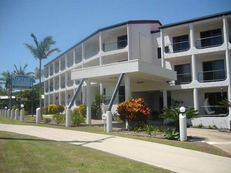 L'Amor Holiday Apartments - Accommodation Resorts 2