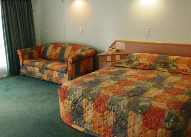 Runaway Bay QLD Accommodation Resorts