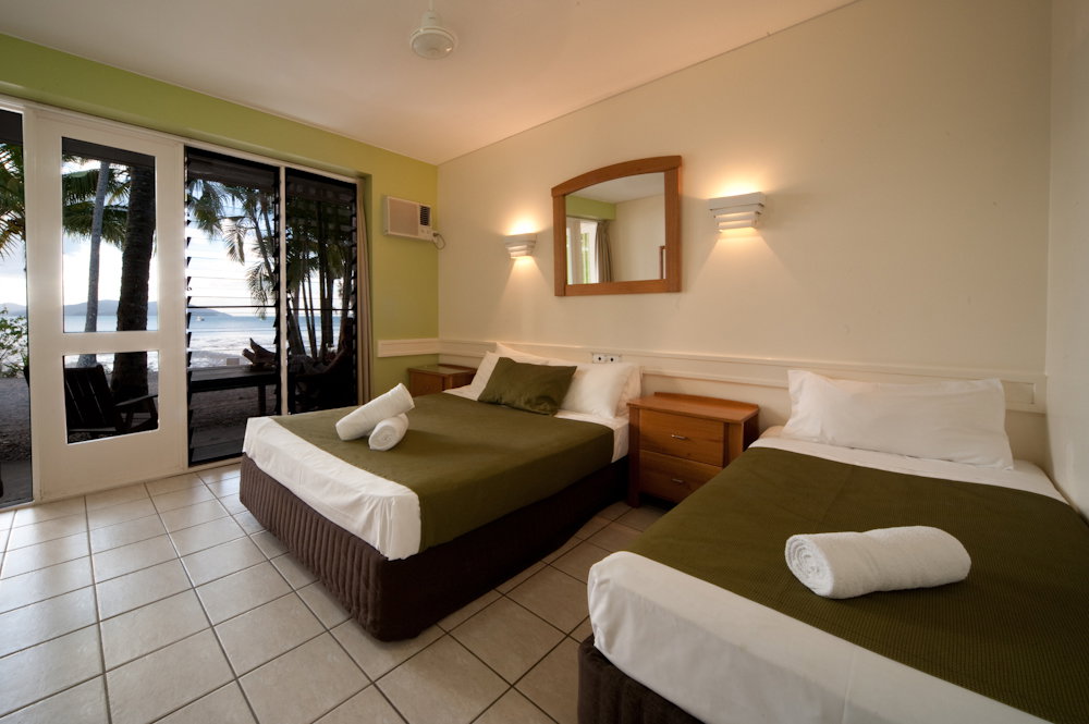 Long Island QLD Accommodation Resorts