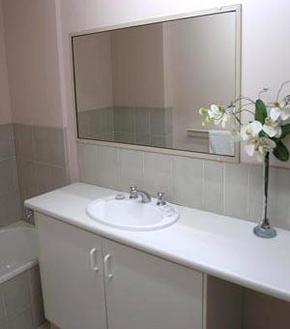 Bayview Beach Holiday Apartments - Accommodation Resorts 1