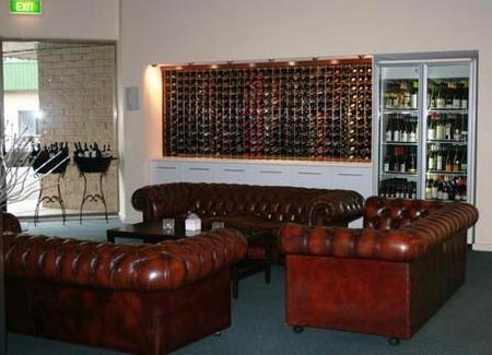 International Motor Inn - Accommodation Resorts 0