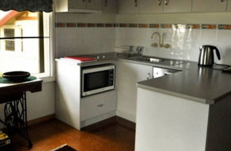 Newcomen Bed And Breakfast - Accommodation Resorts 4