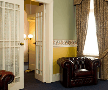 Hadleys Hotel - Accommodation Resorts 4