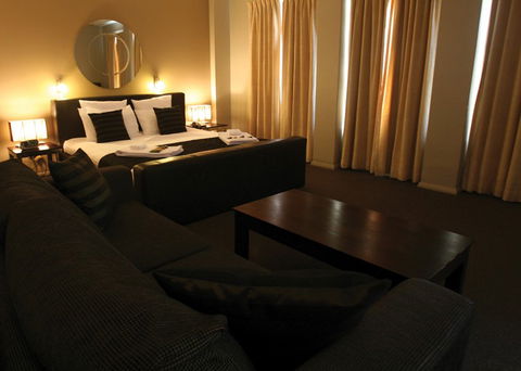 The Clarendon Hotel - Accommodation Resorts 1